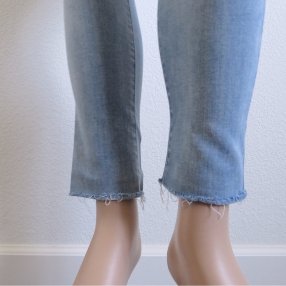 DEMOCRACY WOMEN DENIM JEANS STRETCH AND SLIGHTLY DISTRESSED SIZE 6 COLOR BLUE - Picture 4 of 4